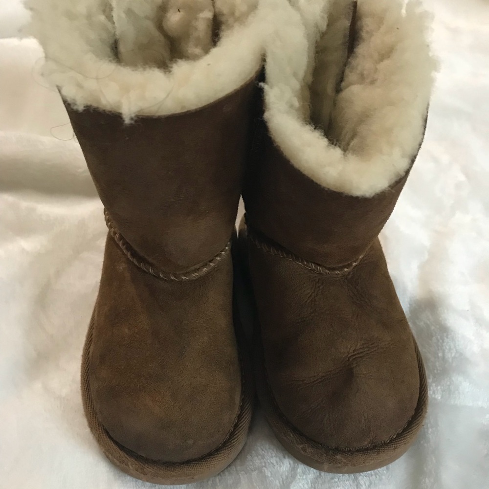 UGG Boots size 6 toddler Chestnut Bailey Bow GOOD
